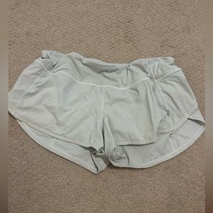 Lululemon White speedup shorts 2.5